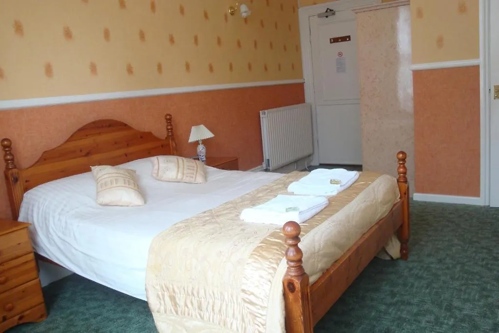 Guest house Sandbar Beach House - Family And Couples Only Bournemouth