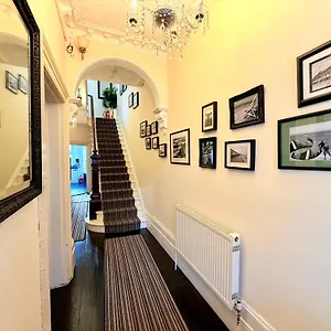 Guest house The Hedley Townhouse