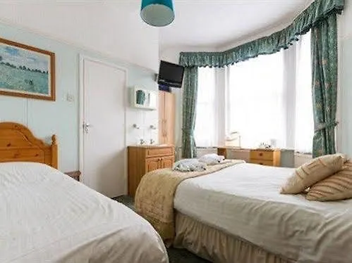Sandbar Beach House - Family And Couples Only Bournemouth Guest house